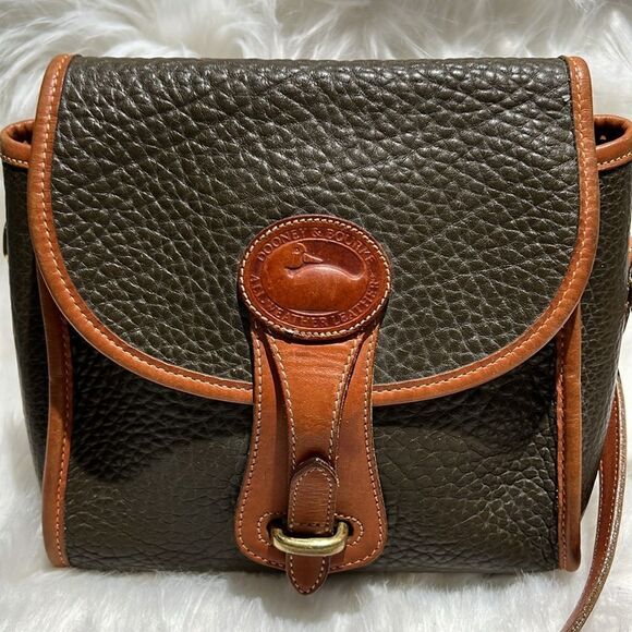 Dooney & Bourke vintage Equestrian/ Fisherman Core crossbody bag B89 - Picture 2 of 13